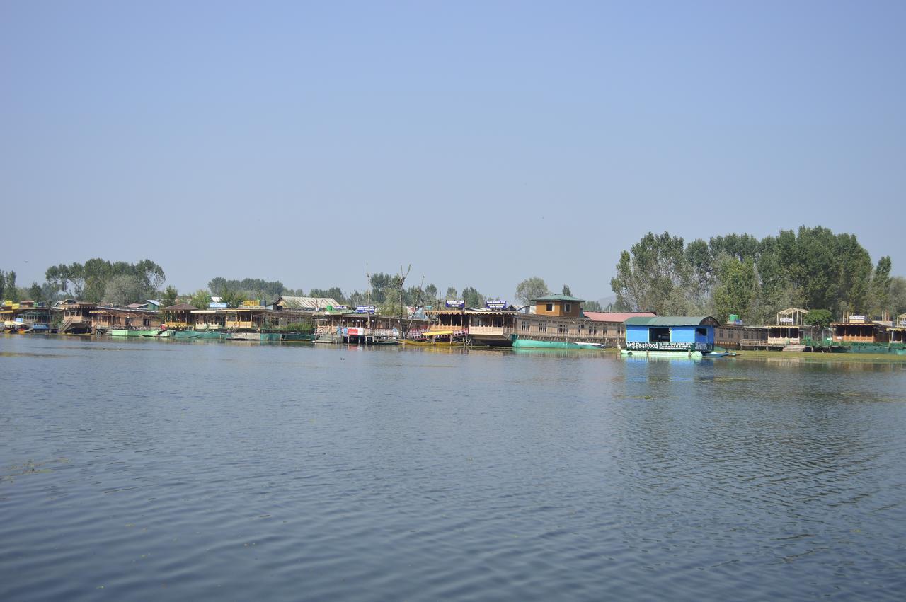 Lake Palace Group Of House Boats Srīnagar Kültér fotó